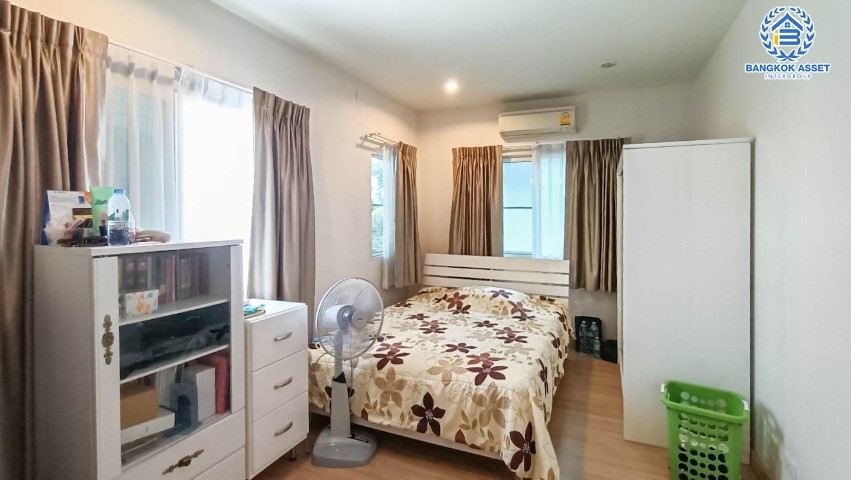 *****บ้านเดี่ยวมือสองย่านกรุงเทพฯ ม.เดอะแพลนท์ ซิมพลีส รามคำแหง หลังมุม! เนื้อที่เยอะจัดเต็มถึง 57 ตร.ว. ครบครันทุกฟังก์ชัน 4 ห้องนอน 3 ห้องน้ำ 2 ที่จอดรถ บนทำเลเข้าเมืองง่าย ใกล้เดอะมอลล์ รามคำแหง และทางด่วน "ศรีรัช" พลาดไม่ได้เด็ดขาด